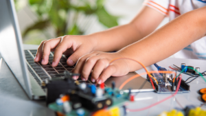 5 planos de aula com VEX Robotics para estimular STEM, programação e robótica em sala de aula